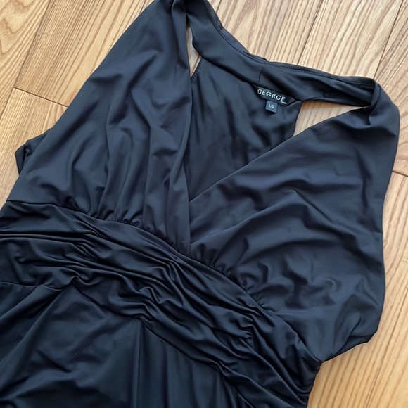 Mid-Length Black Dress - Picture 2 of 4